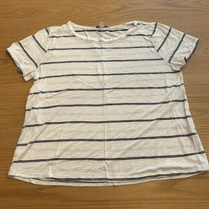 Green Envelope linen tee